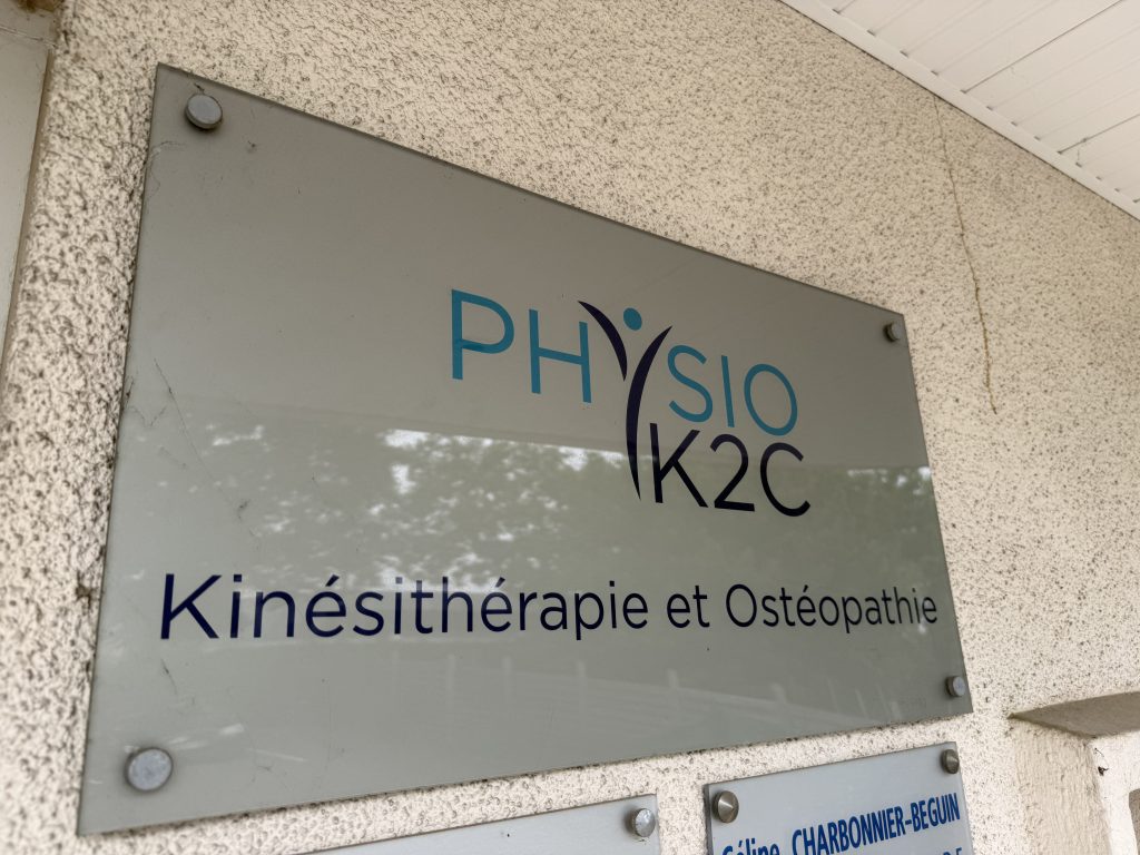 la plaque du cabinet de kinéisthérapeute